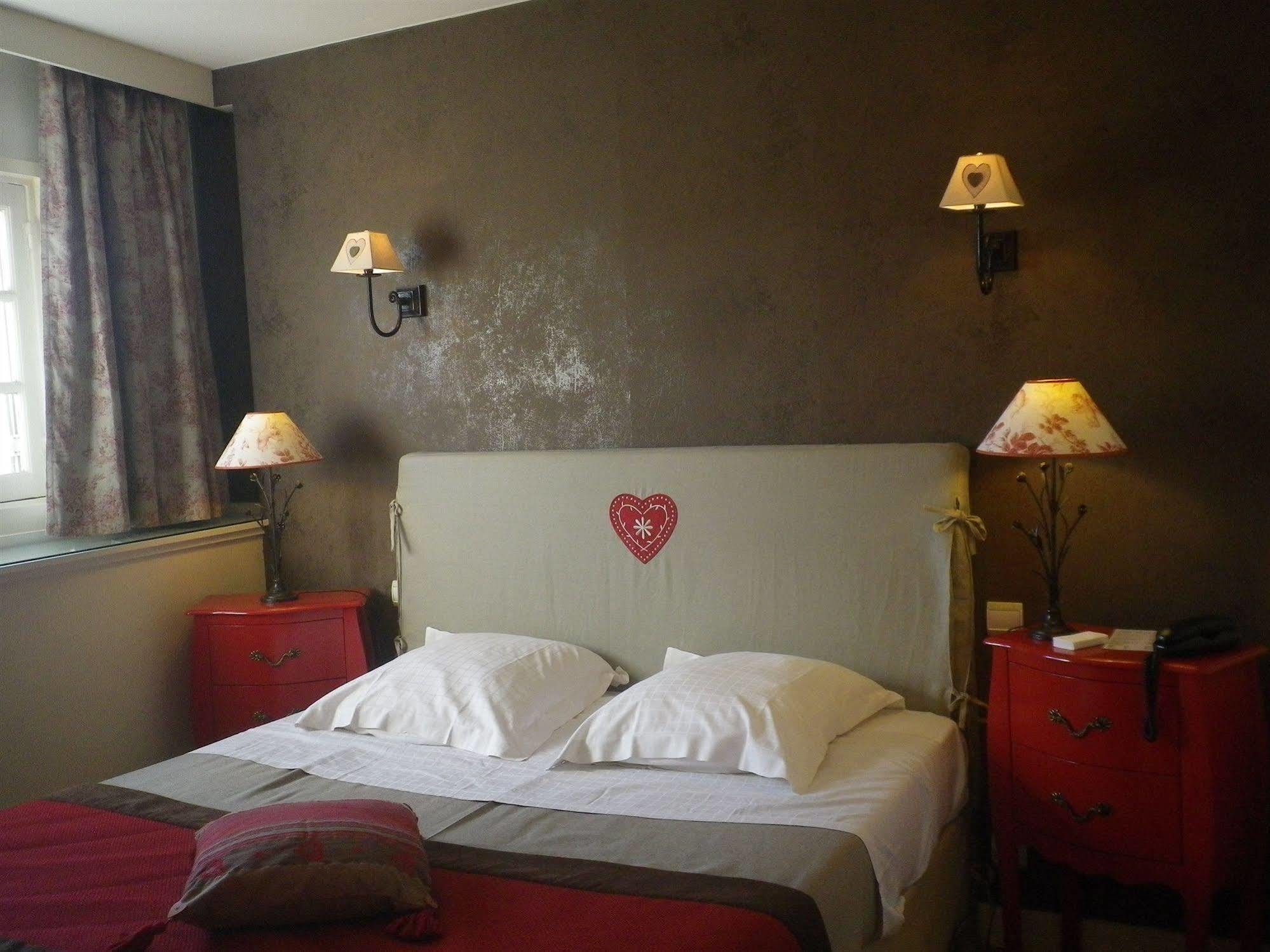 Hotel-Restaurant Ricordeau Loué Esterno foto