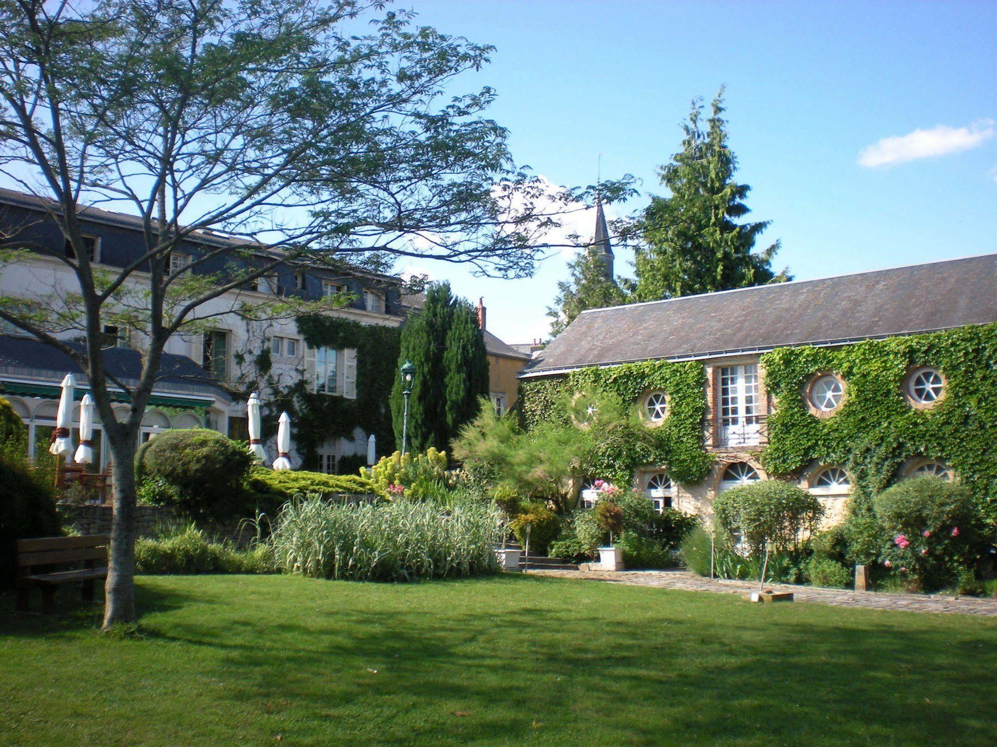 Hotel-Restaurant Ricordeau Loué Esterno foto